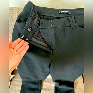 Express skinny mid rise size 6 dress pants